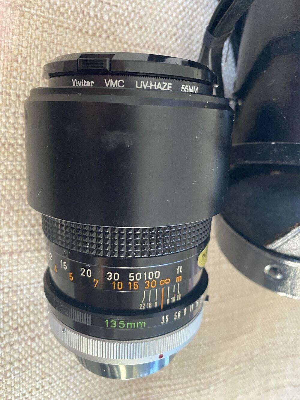 Canon FD 135mm f/3.5 S.C. Manual Focus Lens Hood Case UV Filter Untested